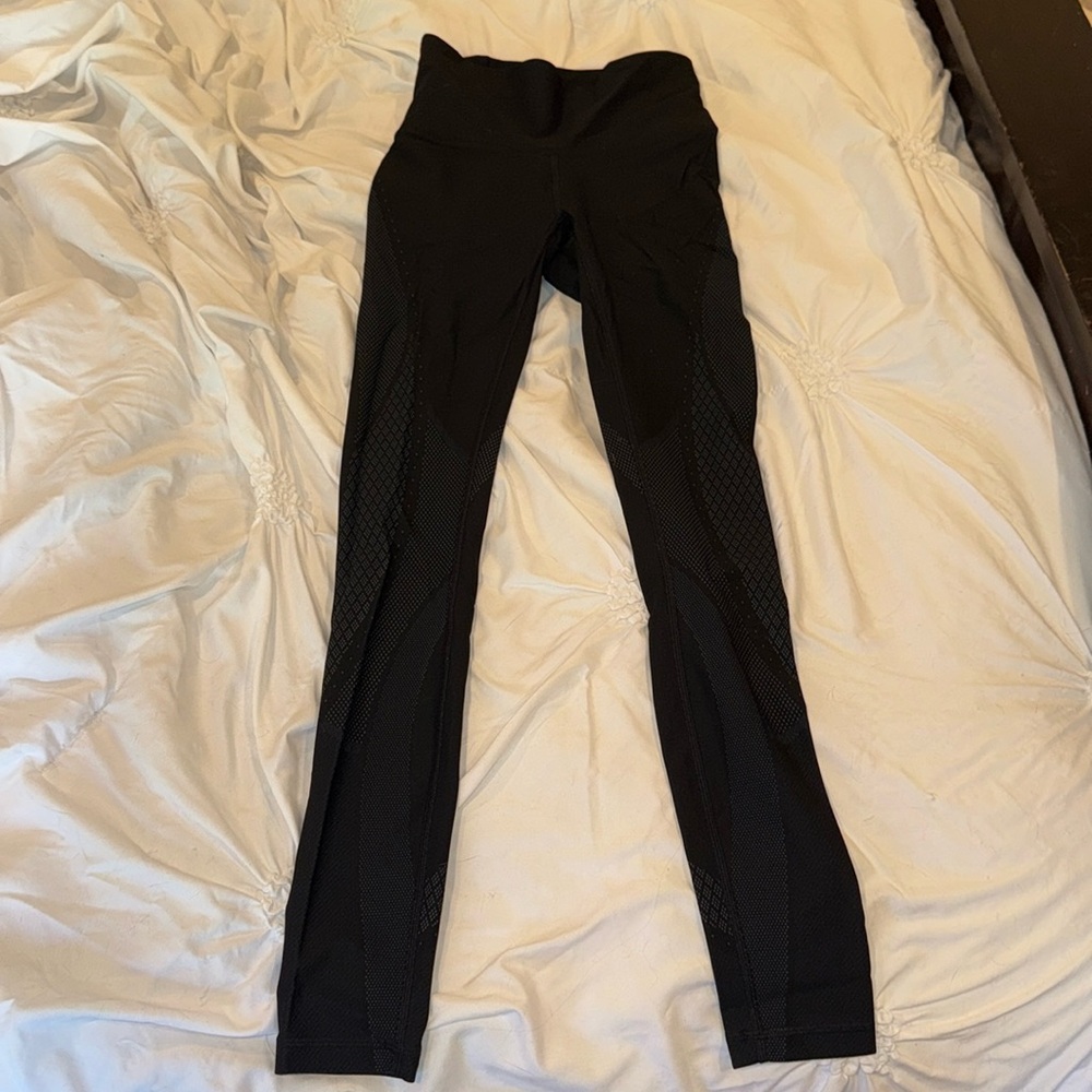 Lululemon black leggings